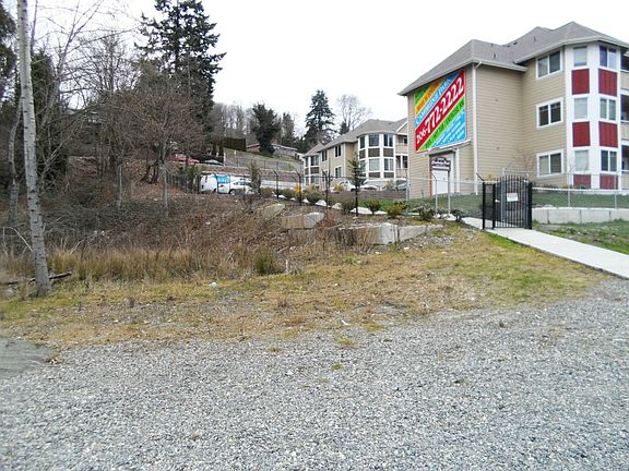 5th image of 13310 Martin Luther King Jr Way S