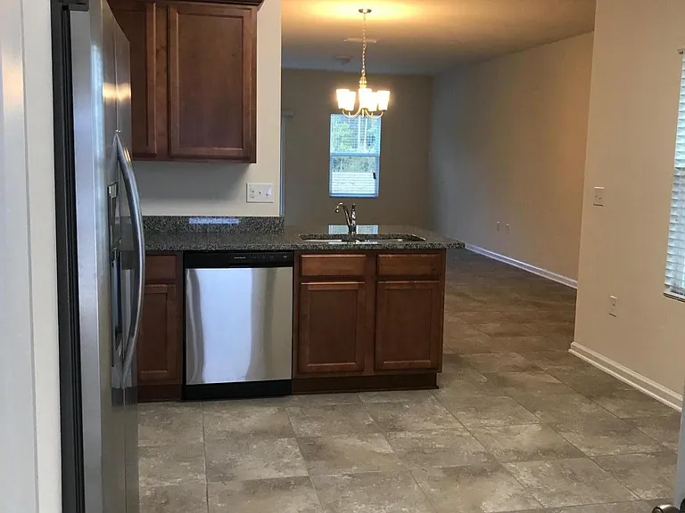 663 Servia Dr — Photo 5
