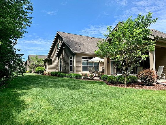3rd image of 901 Dublin Dr #27