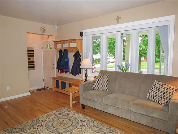 5th image of 1155 Georgina Dr