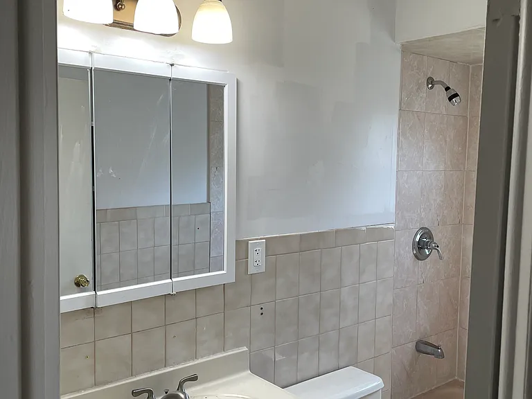 1379 E St #1 — Photo 10
