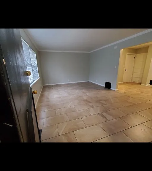 560 S Kelsey Ave — Photo 5