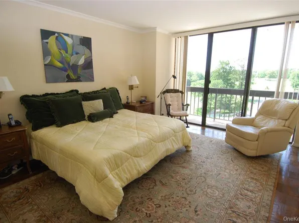 270-10 Grand Central Parkway image 1 of 19