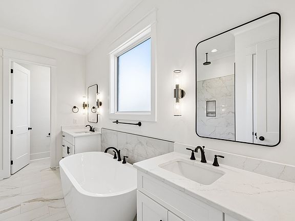 4th image of 1501 Martha Washington Way