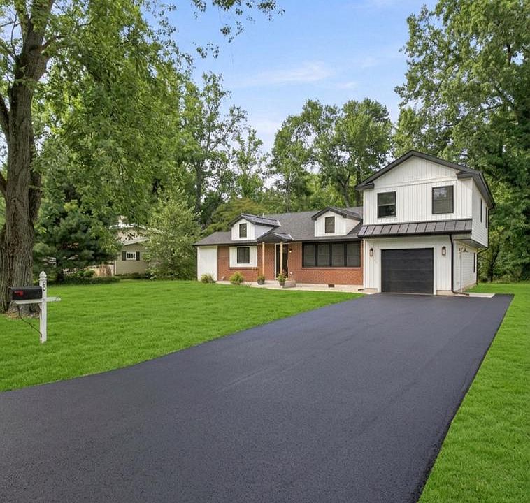1st image of 50 Manor Ln