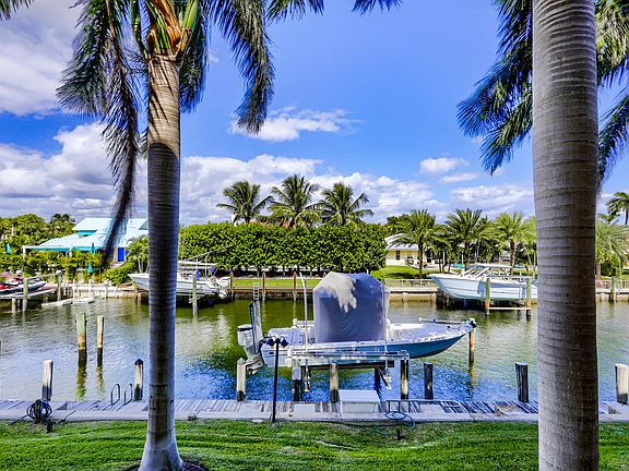 2nd image of 109 Paradise Harbour Blvd APT 202