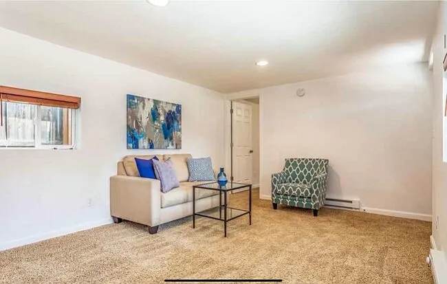 241 S Grove St — Photo 3
