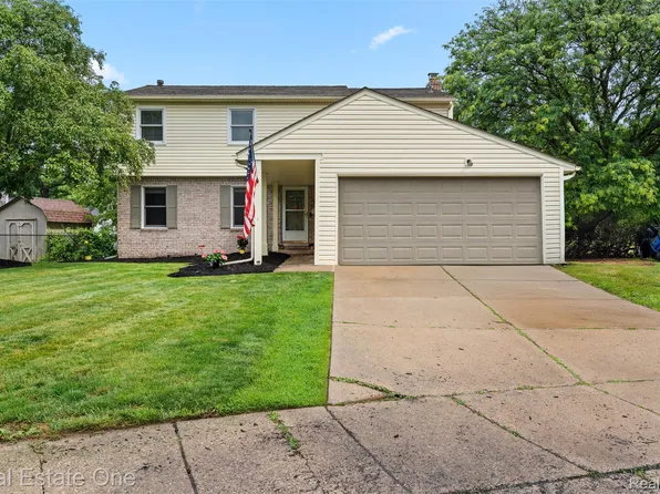 16281 Touraine Dr, Clinton Township, MI 48038