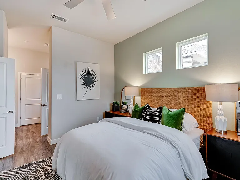 VLux Stoneridge — Photo 48