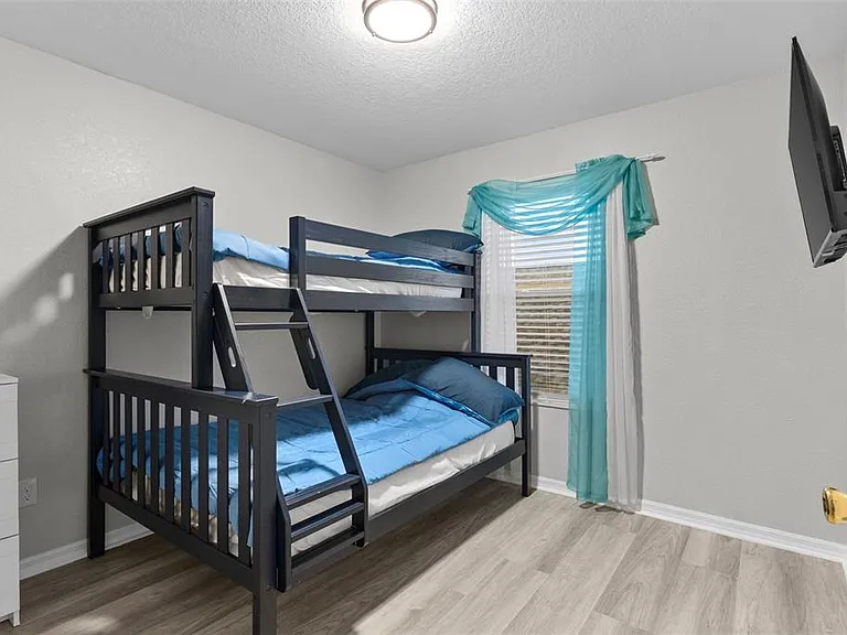 215 Gleneagles Dr — Photo 27