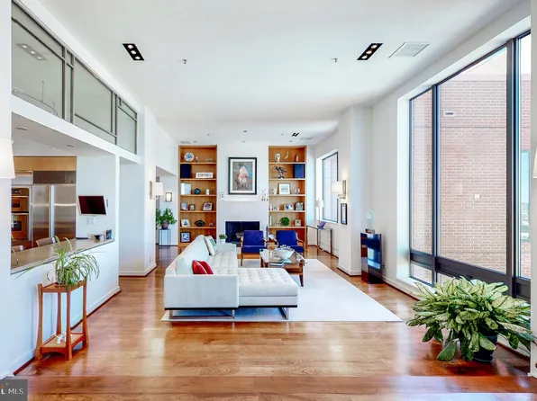10 E Lee St Unit 2704, Baltimore, MD 21202