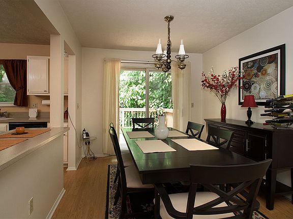 3rd image of 6508 Rosebelle Ave