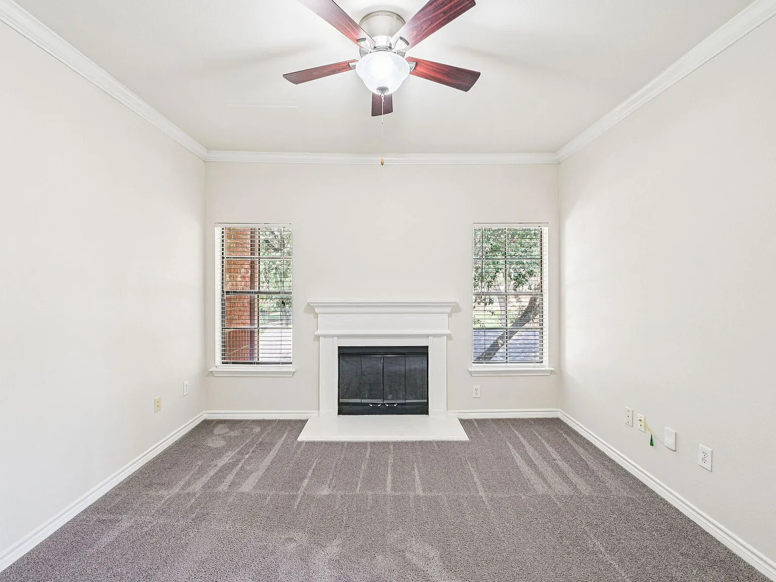 Oaks Riverchase Apartments — Photo 3