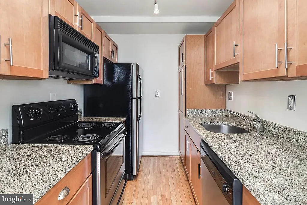 1 bed, 1.0 bath, 631 sqft, $2,567 — Photo 4