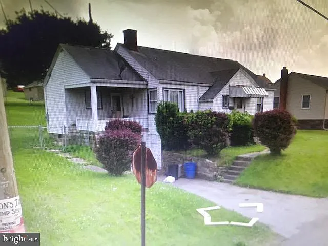 901 Lewis St photo 1