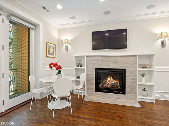 3rd image of 2223 W Wabansia Ave APT 2E