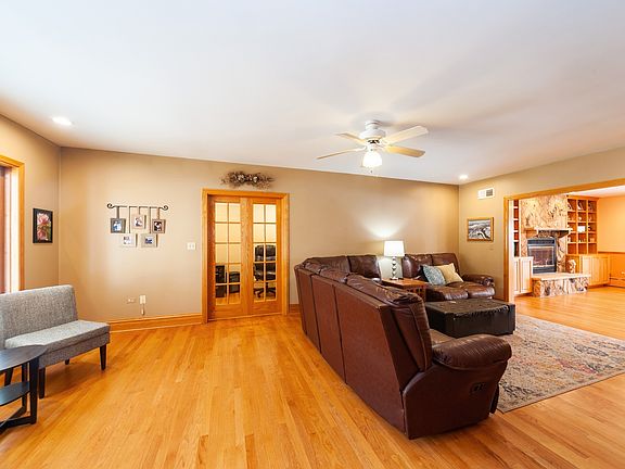 4th image of 6308 N Sayre Ave
