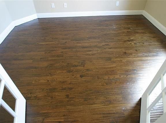 3rd image of 12832 Greenhaven Dr