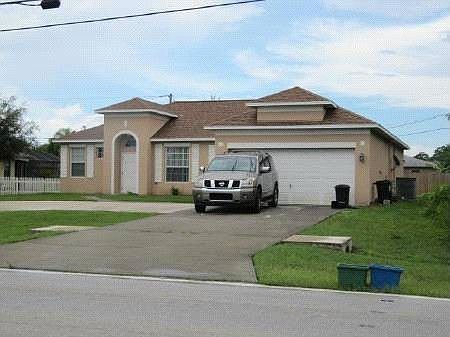 2nd image of 2414 SE Melaleuca Blvd