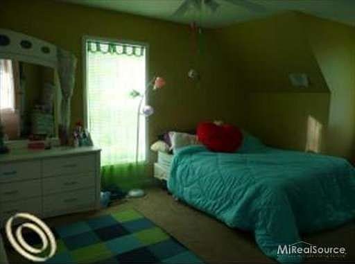 5th image of 9829 Saint John Dr