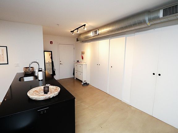3rd image of 1409 Germantown Ave #3G