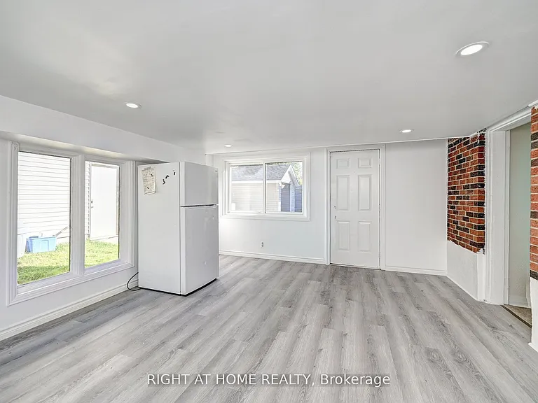 10 Monroe St #BASEMENT — Photo 6