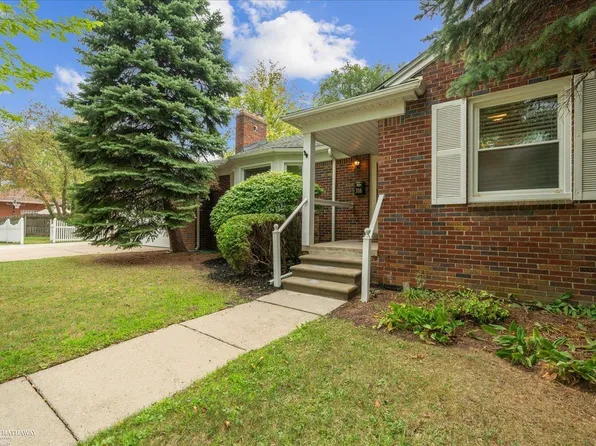316 Chalfonte Ave, Grosse Pointe Farms, MI 48236