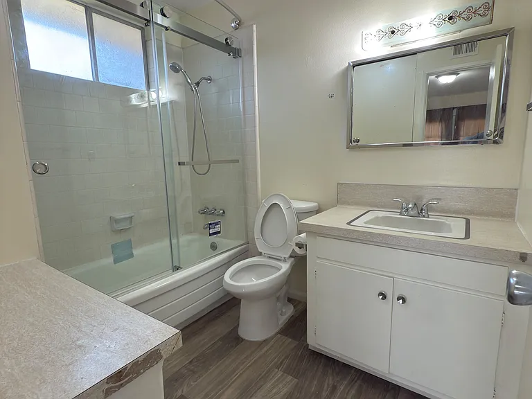 4835 Fiesta Ave — Photo 10
