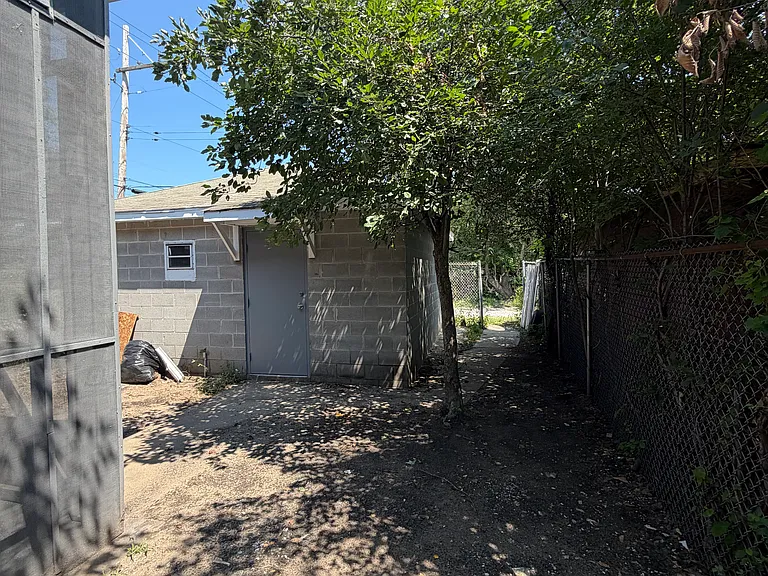 1121 Polk St — Photo 32