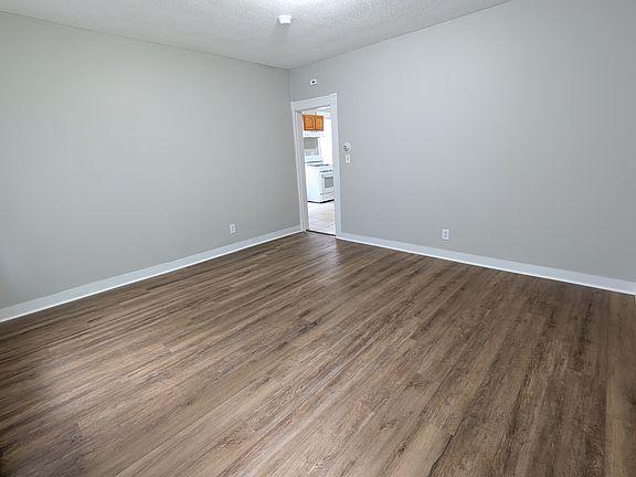 5th image of 38 Daggett St #11