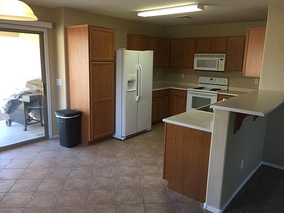 3rd image of 42317 W Oakland Dr