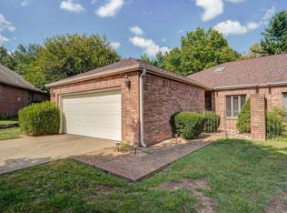 905 S Abbey Ct, Springfield, MO 65809