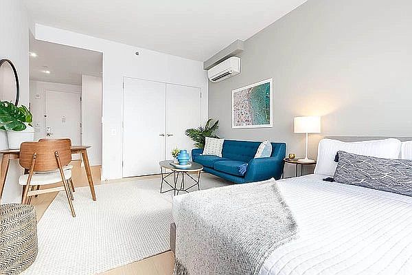 2nd image of 578 Parkside Ave #10M