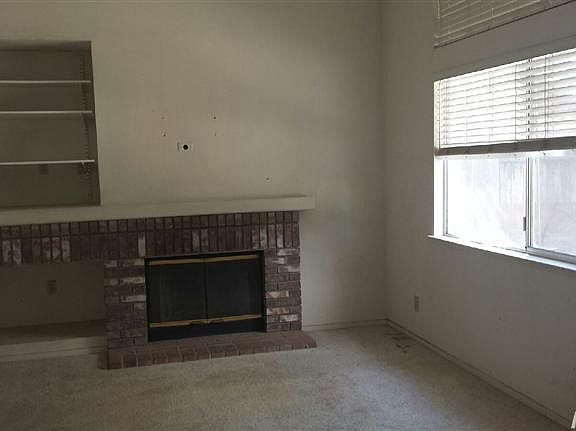 4th image of 4617 Strawflower Ln