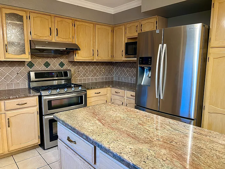 3263 Primrose Dr — Photo 9