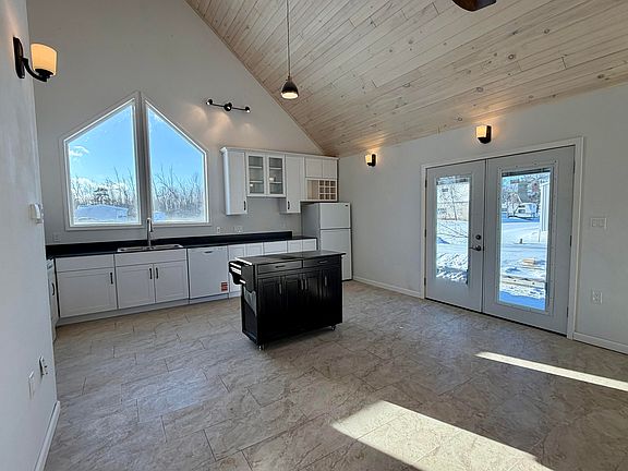 4th image of 415 George St