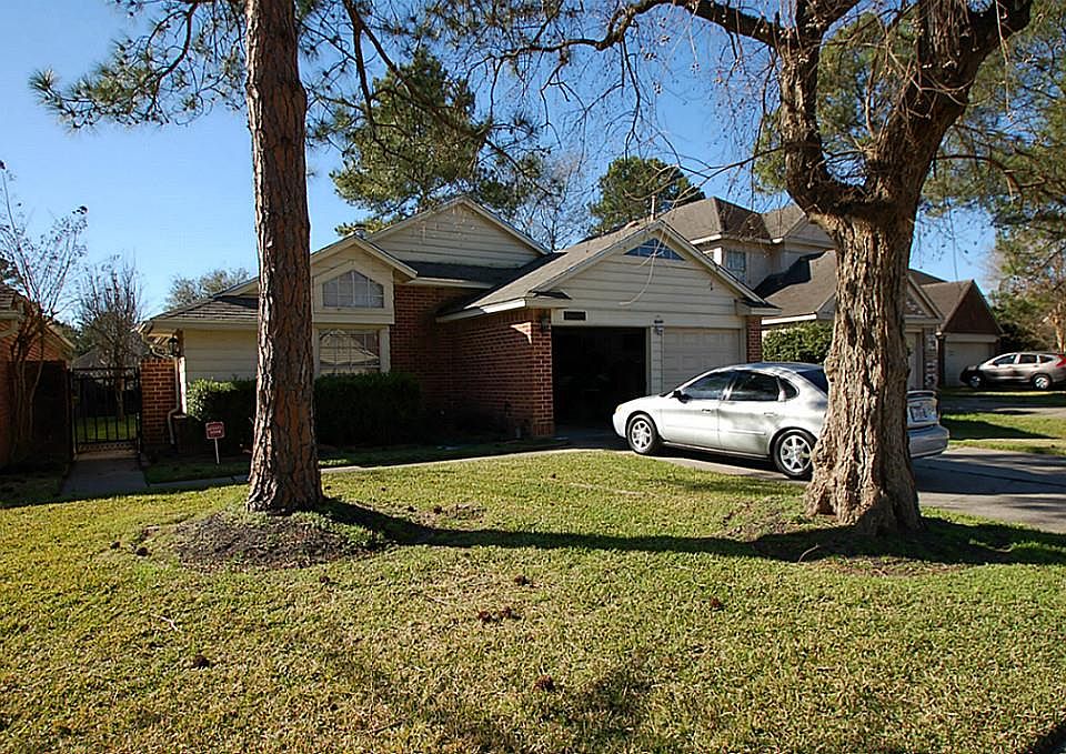 1st image of 16035 Glenbrook Knoll Ln