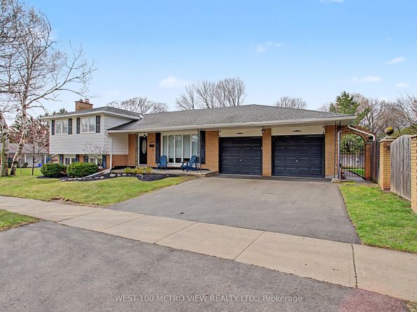 2144 Sandringham Dr, Burlington, ON L7P 1T9
