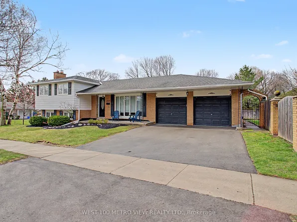 2144 Sandringham Dr, Burlington, ON L7P 1T9