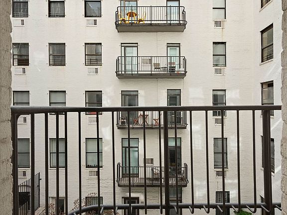 3rd image of 201 E 12th St APT 307