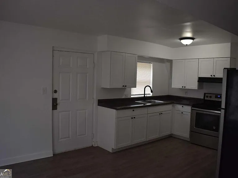 1156 Triple Hill Dr #E — Photo 4