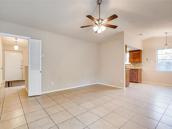 3rd image of 213 Woodhaven Dr