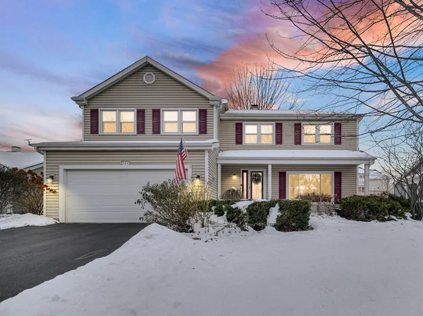 204 Wildwood Dr, North Aurora, IL 60542