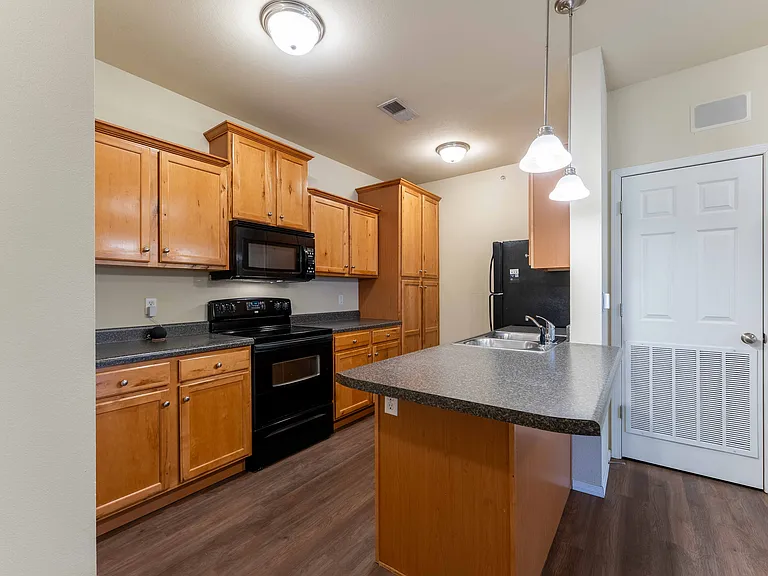 Coryell Courts Apartments — Photo 55
