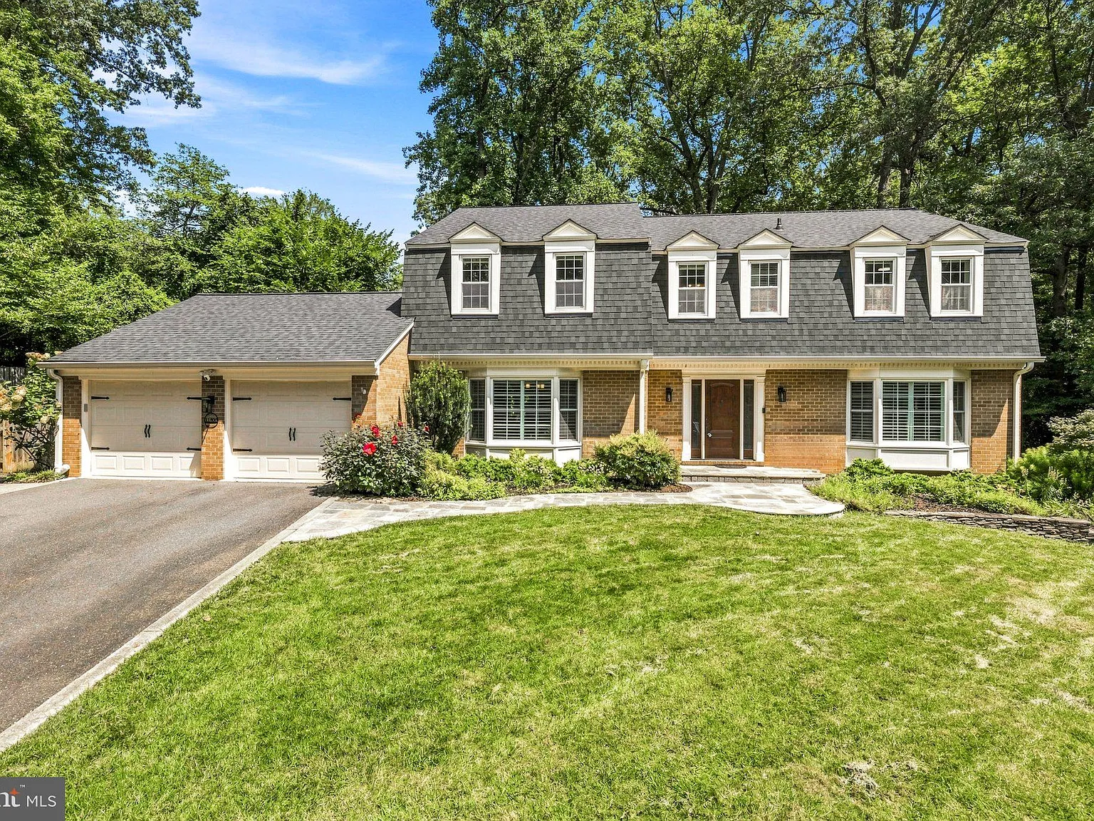 4 bed, 5.0 bath, 3923 sqft, $4,795 — Photo 1