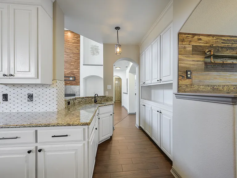 5170 Mohegan Ln — Photo 15