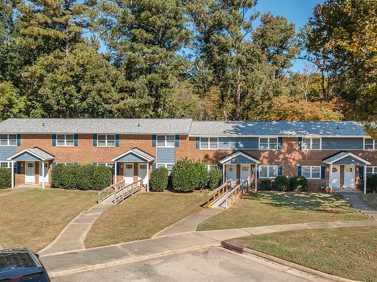 Sanford Estates — Photo 19