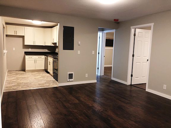 2nd image of 10025 Des Moines Memorial Dr S #6