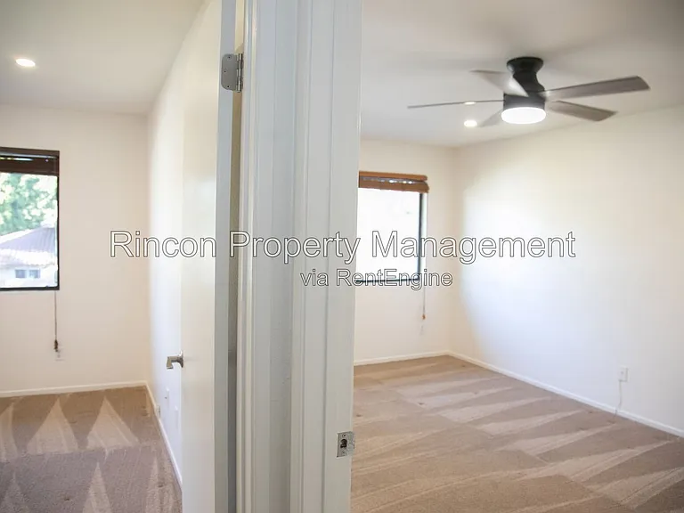 584 Doyle Ln — Photo 17