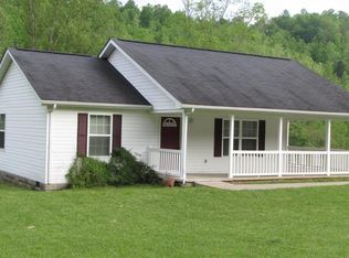 1229 Robinson Creek Rd, Manchester, KY 40962
